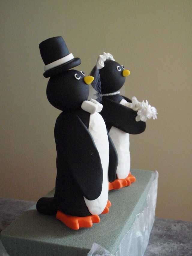 penguin cake toppers Have fun at your Canadian wedding little penguins